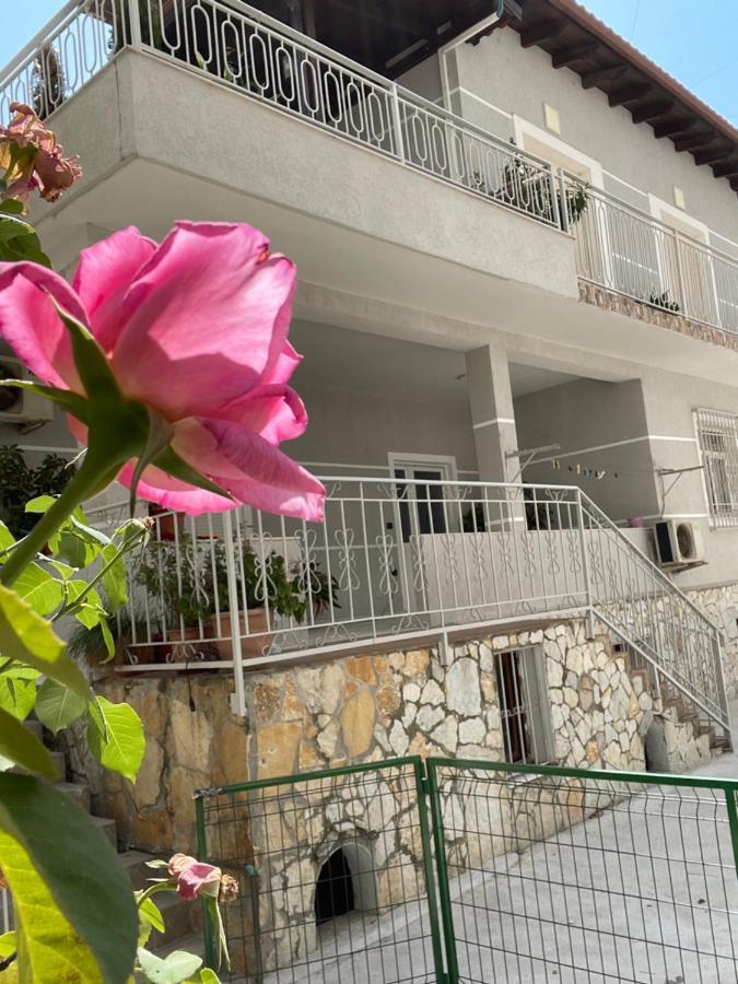 Large Apartment Влёра Экстерьер фото