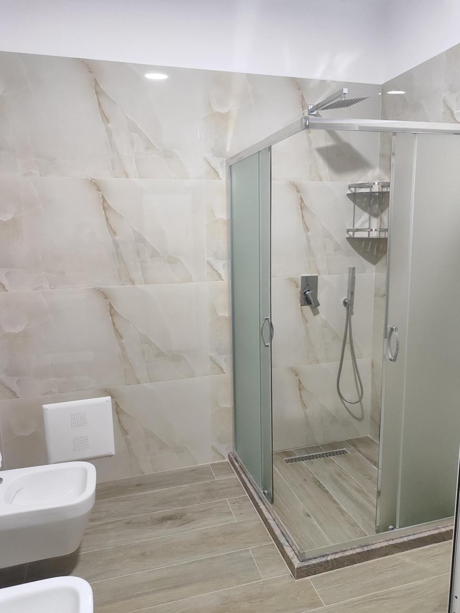 Large Apartment Влёра Экстерьер фото