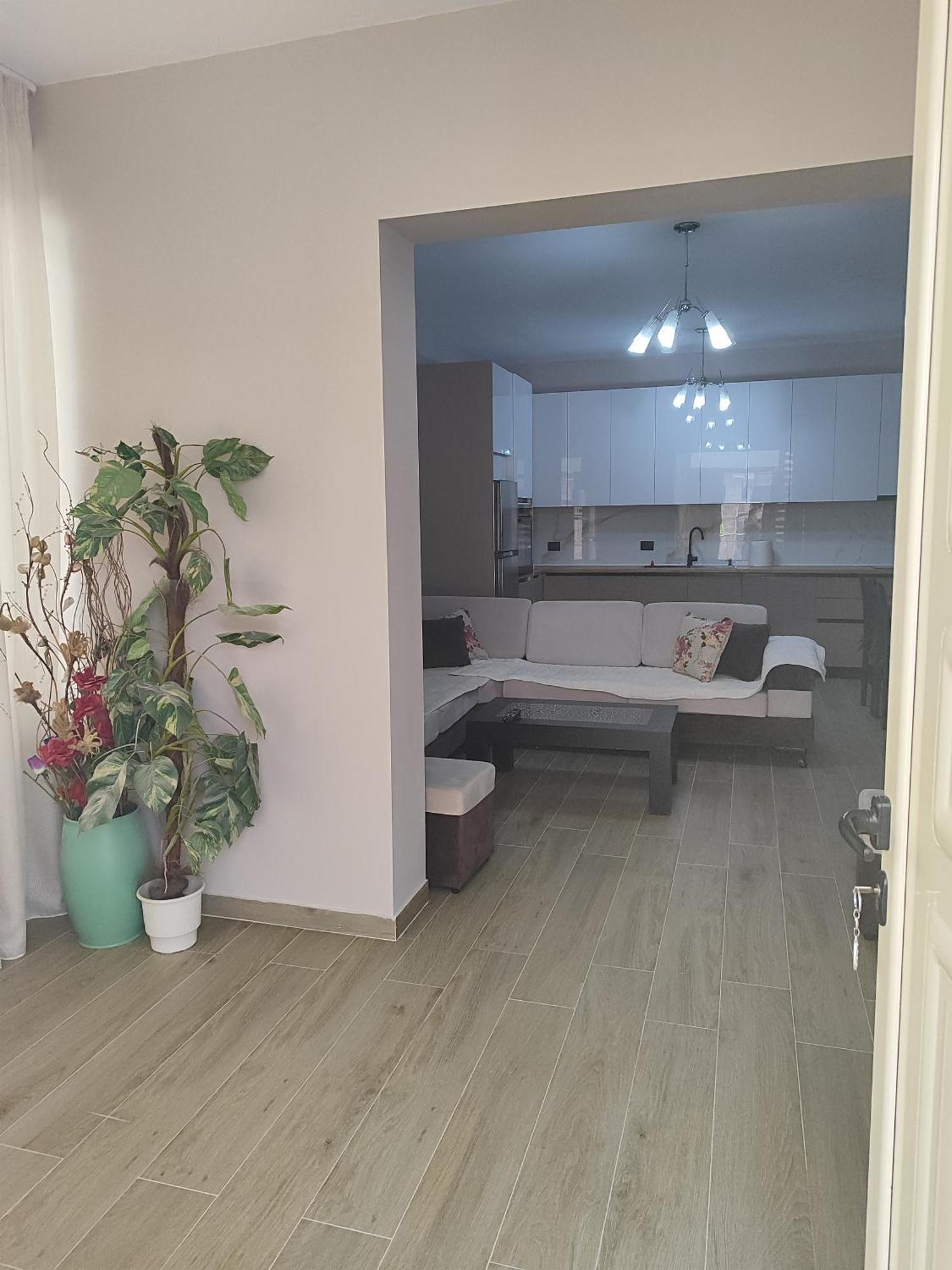 Large Apartment Влёра Экстерьер фото