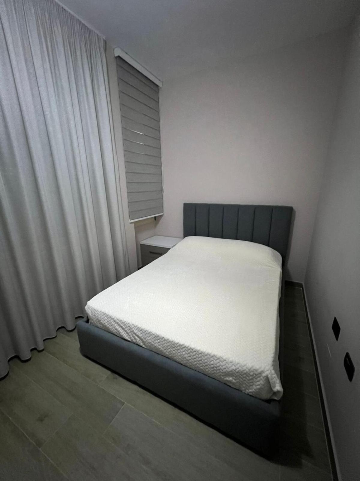 Large Apartment Влёра Экстерьер фото