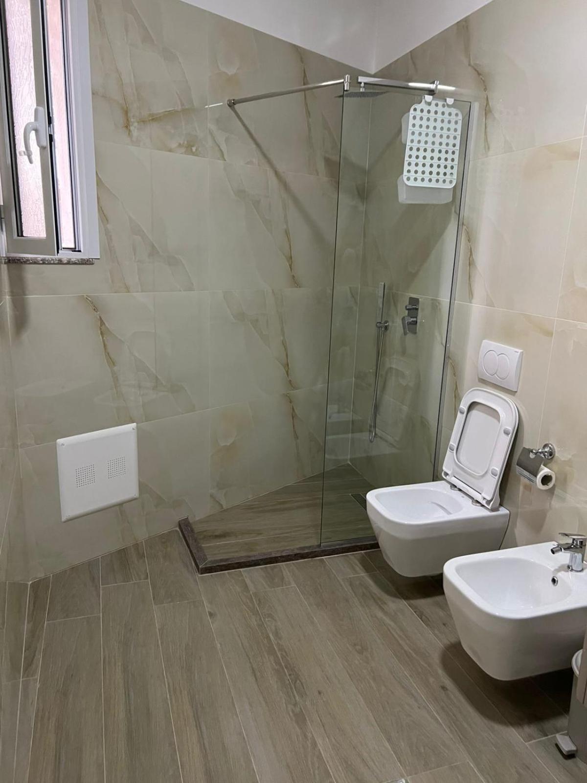 Large Apartment Влёра Экстерьер фото
